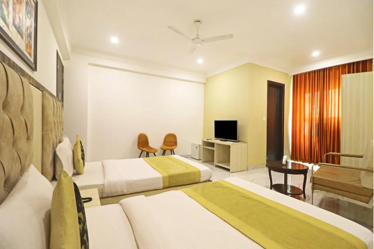Hotel Almora Near Delhi Airport New Delhi 3*,