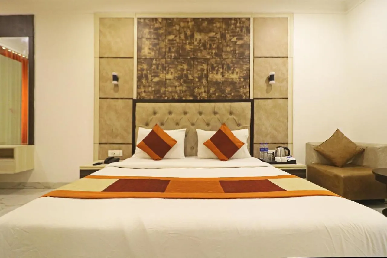 Hotel Almora Near Delhi Airport New Delhi 3*,